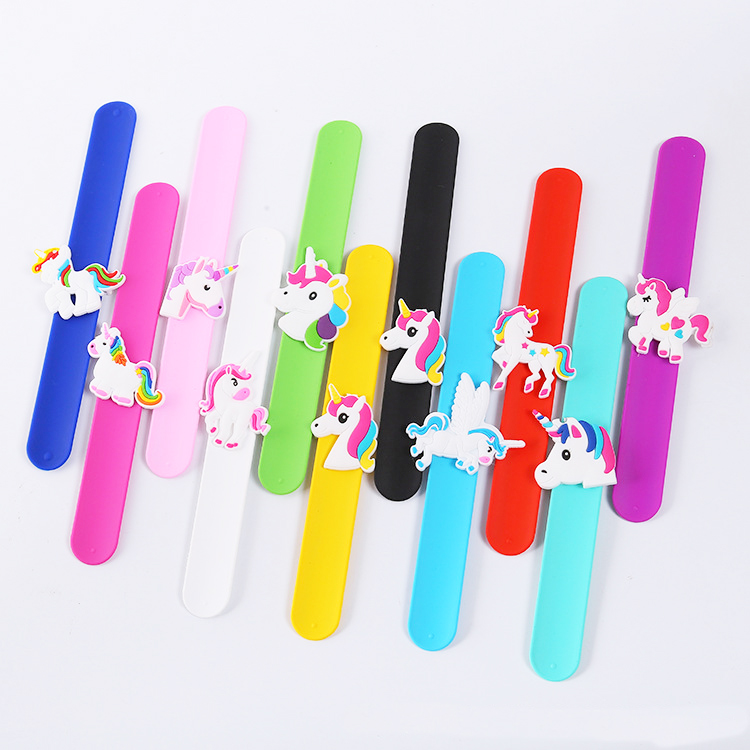 6ASST UNICORN SNAP BRACELET EACH ON CARD 12PCS IN DISPLAY BOX
