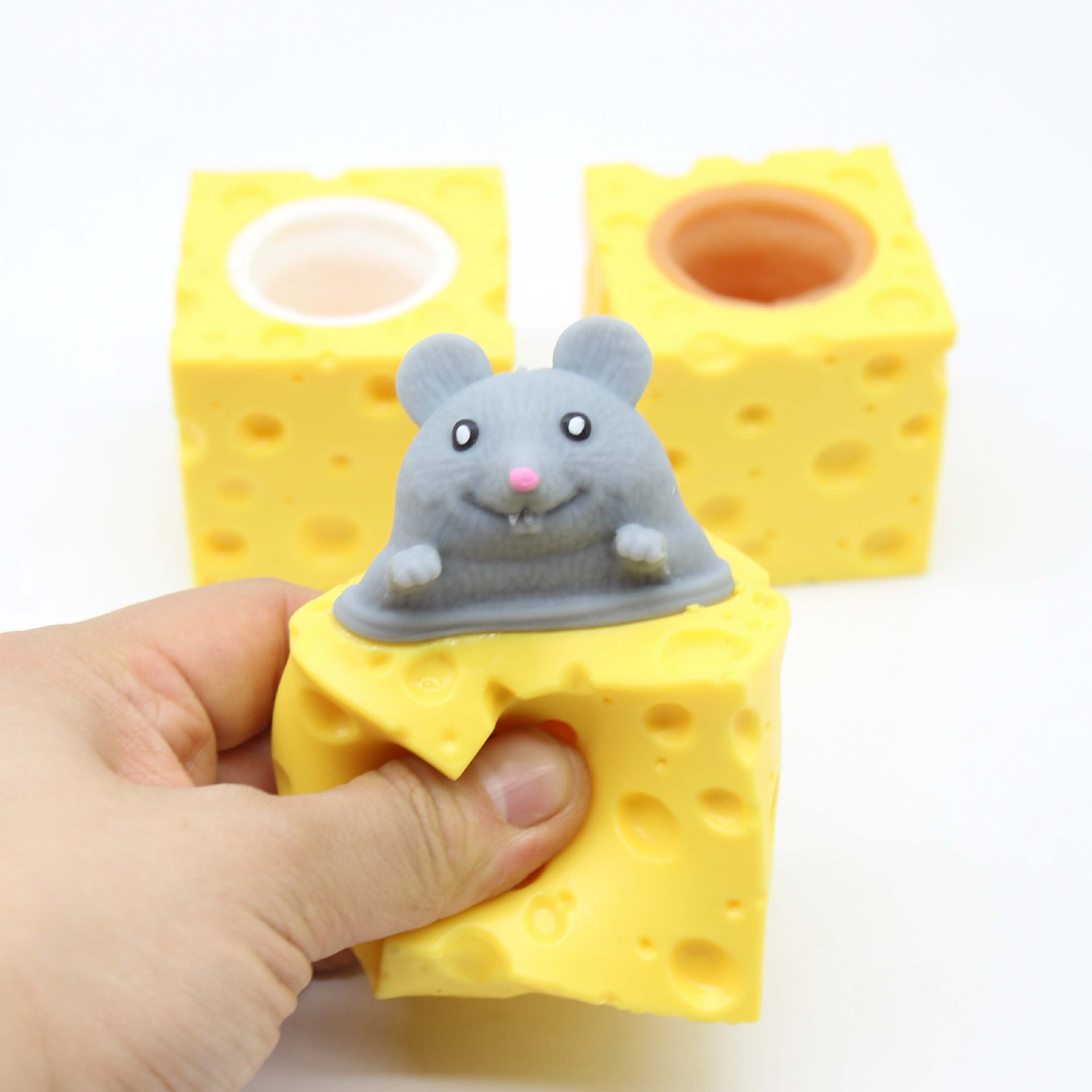 SQUISHY CHEESE OUT MOUSE