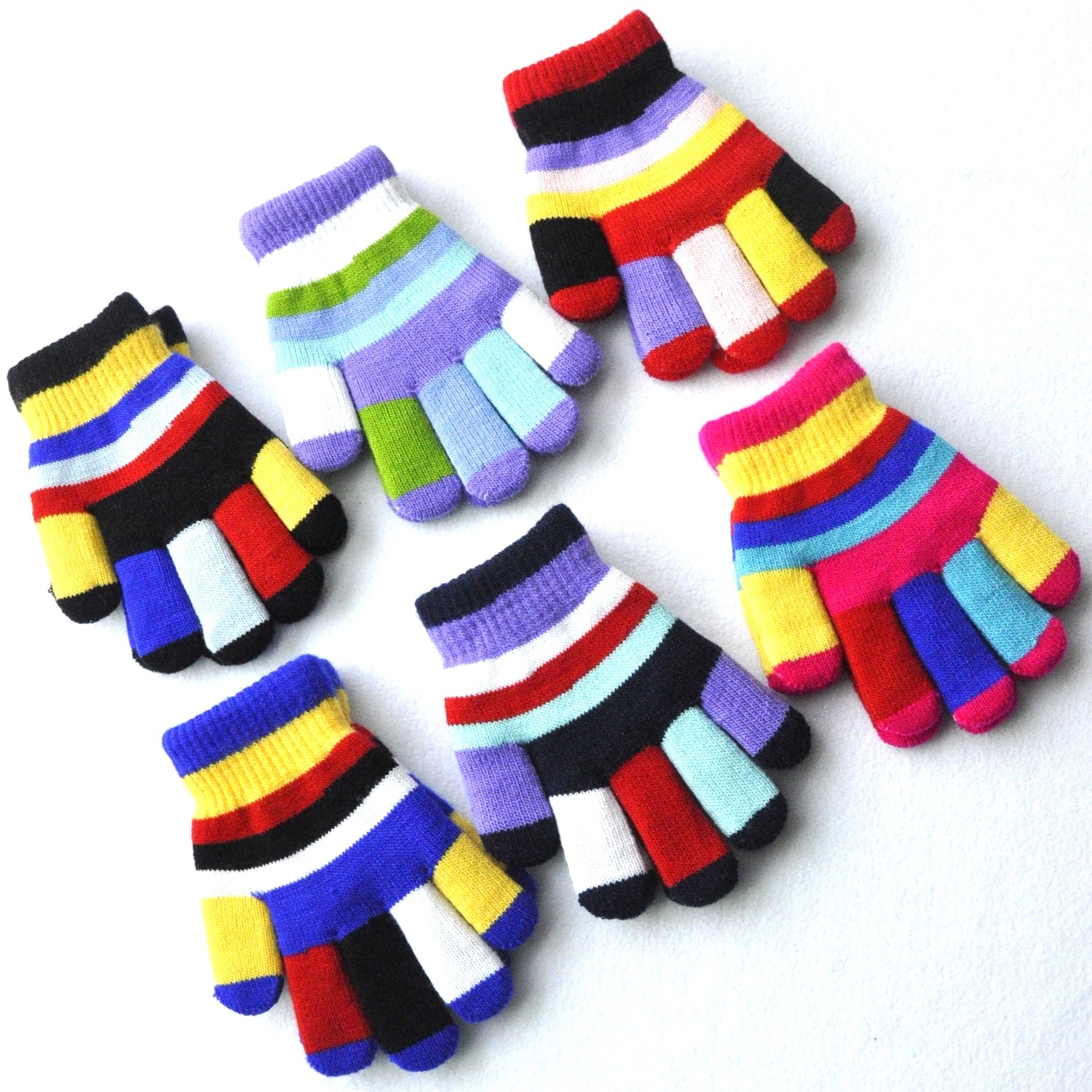 CHILDS MULTI-COLOUR STRIPE MAGIC GLOVES WITH HANGER